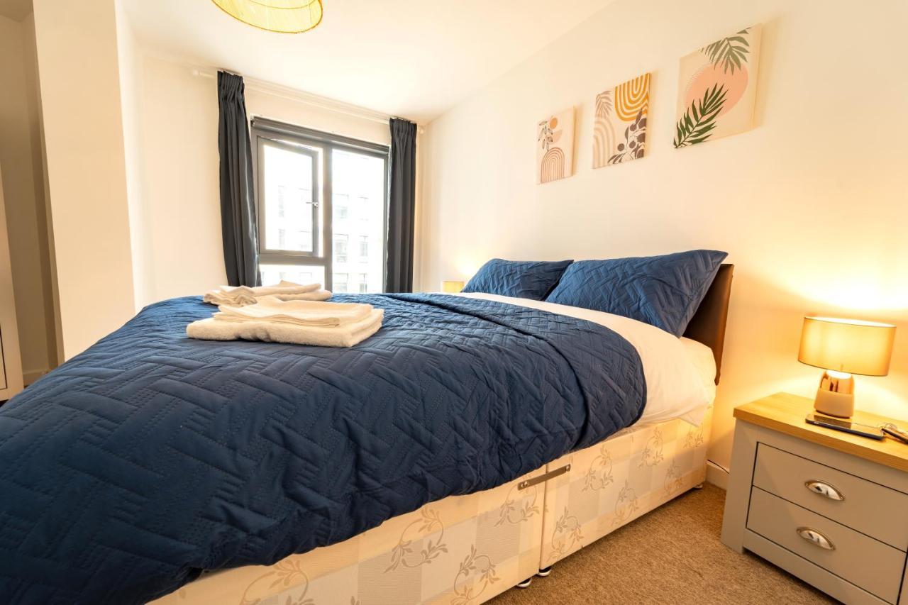 Spacious Apartment In Woking Town Centre Εξωτερικό φωτογραφία