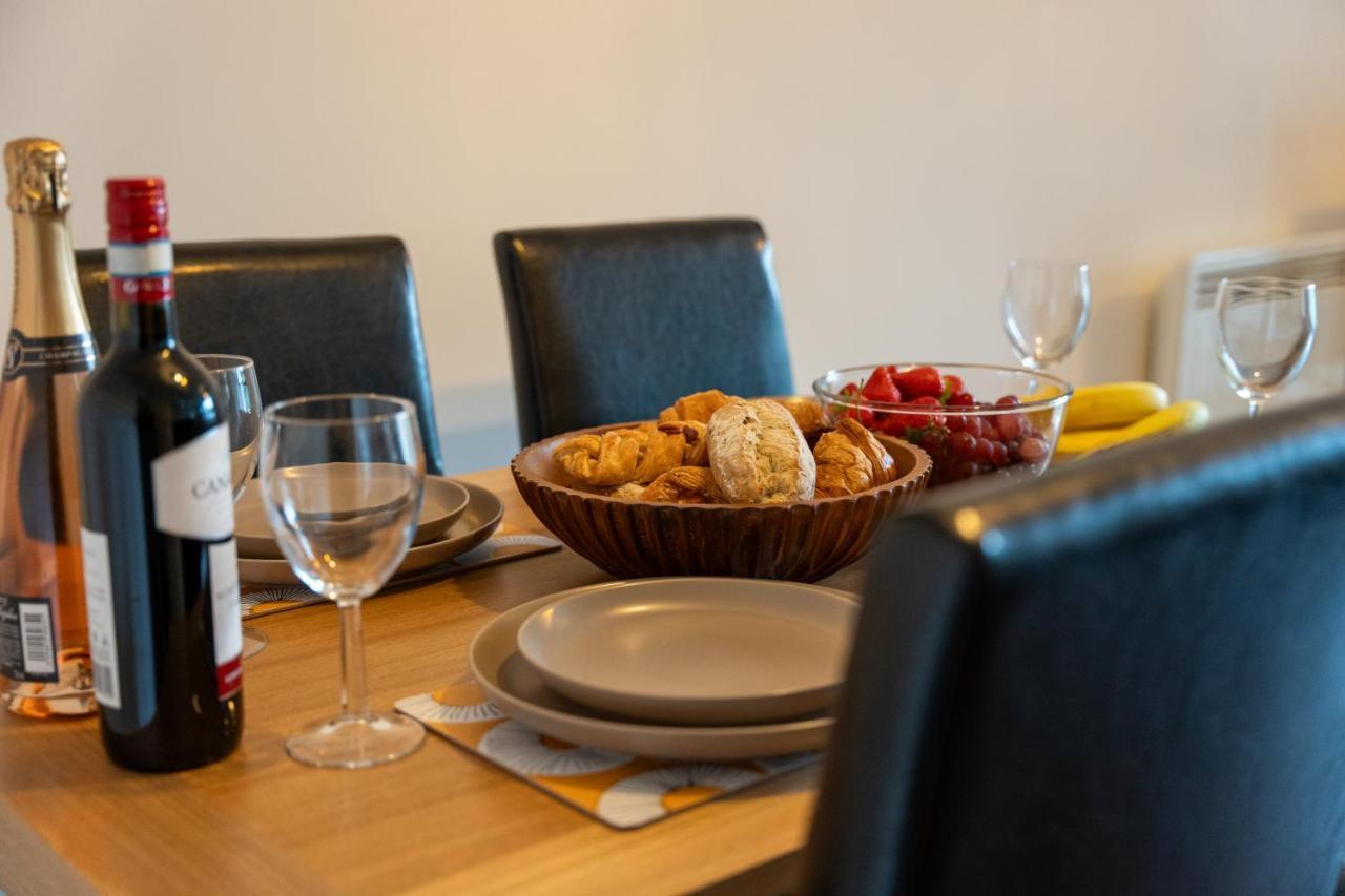 Spacious Apartment In Woking Town Centre Εξωτερικό φωτογραφία